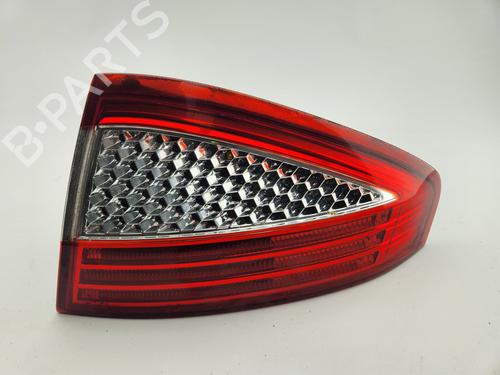 Used Right taillight FORD MONDEO IV Saloon (BA7) 2.0 TDCi (140 hp) 28335453