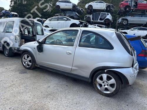 Brukte deler til OPEL CORSA C (X01) [2000-2009]  4240180