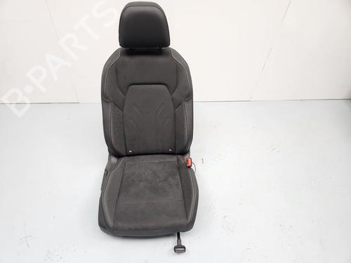 right-front-seat-vw-golf-viii-cd1-da1-2019-30549201 main image