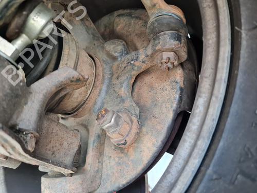 Used Left front steering knuckle NISSAN TERRANO II (R20) 2.7 TDi 4WD (125 hp) 21654397