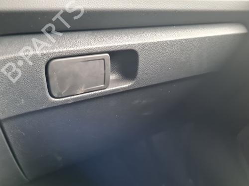 glove-box-vw-t-roc-a11-d11-2017-23662046 main image