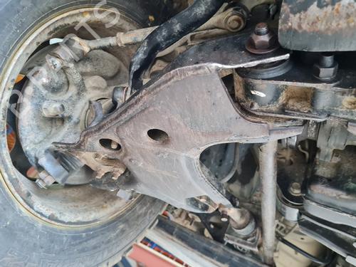 Used Right front suspension arm NISSAN TERRANO II (R20) 2.7 TDi 4WD (125 hp) 21657339