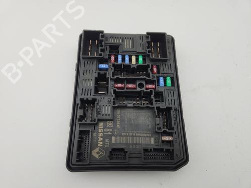 Used Fuse box Fuse box 37073510 37073510