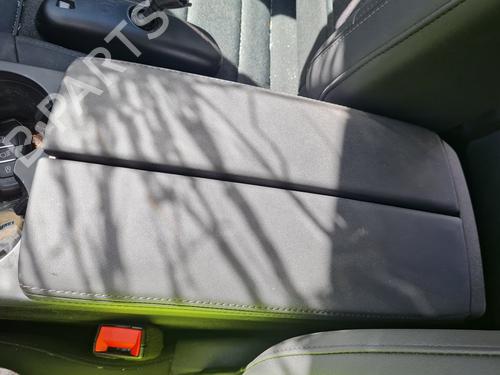 Used Armrest / Center console Armrest / Center console CITROËN C5 AIRCROSS (A_) 1.2 PureTech 130 (ARHNSJ) (131 hp) 21767431 21767431