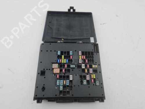 Used Fuse box Fuse box 37602480 37602480