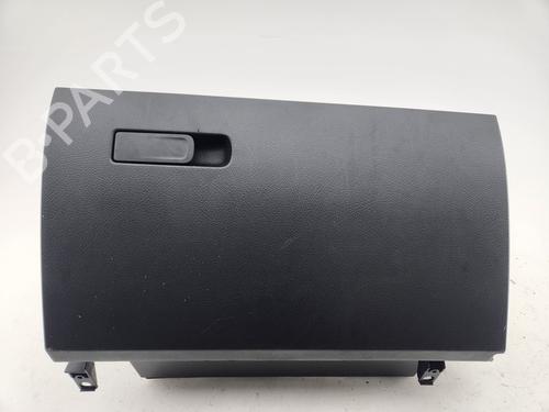 glove-box-mercedes-benz-cla-c118-2019-31594273 main image