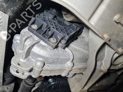 transfer-box-jaguar-f-pace-x761-2015-31573609 main image