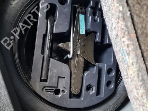 Used Jack Kit RENAULT CAPTUR I (J5_, H5_) [2013-2025]  25824011