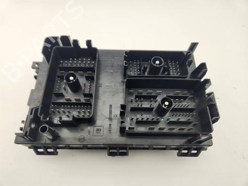 Fuse box OPEL ASTRA J (P10) | BP29989309E1