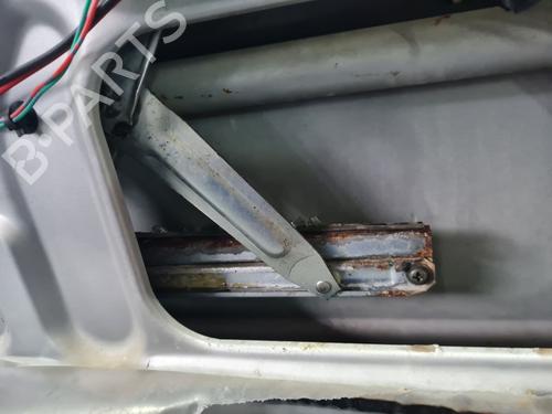 Used Front right window mechanism Front right window mechanism SUZUKI JIMNY Open Off-Road Vehicle (SN) 1.3 16V 4WD (SN413, JB33) (80 hp) 32328617 32328617