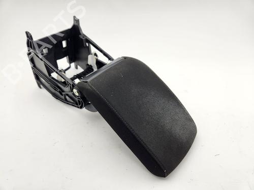 Used Armrest / Center console Armrest / Center console SKODA OCTAVIA III Combi (5E5, 5E6) 1.6 TDI (115 hp) 21650268 21650268