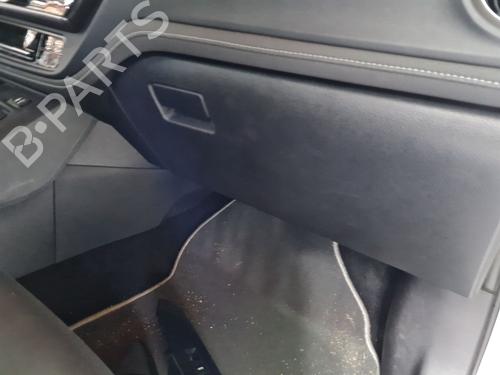 Used Glove box Glove box TOYOTA AURIS (_E18_) 1.8 Hybrid (ZWE186_, ZWE186R) (136 hp) 40087655 40087655