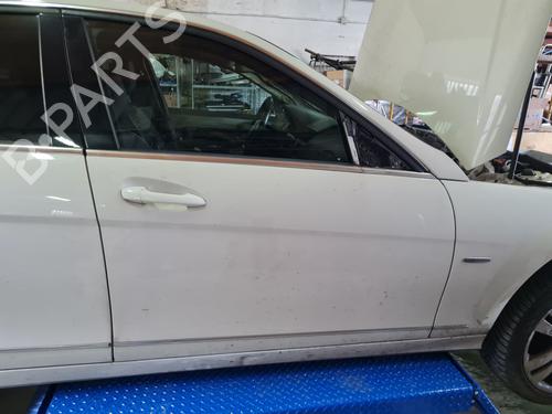 Used Right front door MERCEDES-BENZ C-CLASS (W204) [2007-2015]  32446797