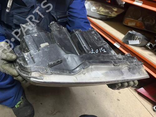 Right headlight KIA SORENTO I (JC)  | BP21660703C29 