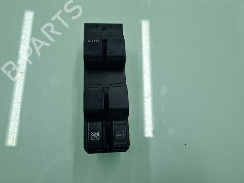 Used Left front window switch Left front window switch SUZUKI GRAND VITARA II (JT, TE, TD) 1.9 DDiS (JB419WD, JB419XD) (129 hp) 21640990 21640990