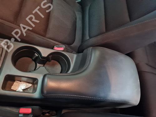 Used Armrest / Center console Armrest / Center console MAZDA CX-5 (KF) 2.2 D (150 hp) 33215777 33215777