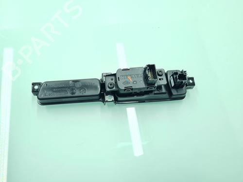 Electric handbrake RENAULT MEGANE IV Hatchback (B9A/M/N_) 1.5 dCi 110 (B9A3) | BP21637979E5 
