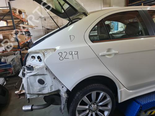 Bagstkærm Højre Bagstkærm Højre MITSUBISHI LANCER VIII Sportback (CX_A) 2.0 DI-D (CX8A) (140 hp) 33885852 33885852