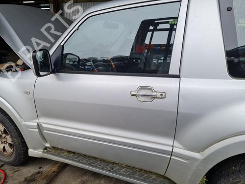 Used Left front door MITSUBISHI PAJERO III (V7_W, V6_W) [1999-2007]  21652435