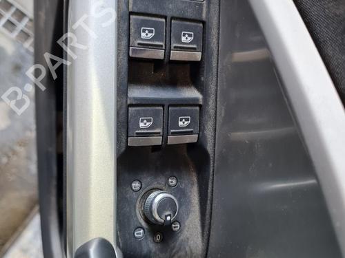 Used Left front window switch Left front window switch AUDI Q3 (8UB, 8UG) 2.0 TDI (150 hp) 26697474 26697474