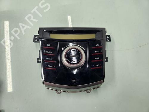 climate-control-ssangyong-tivoli-2015-26491945 main image