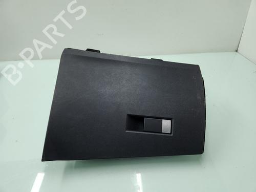 glove-box-ds-ds-7-crossback-j4_-jr_-jc_-2017-21647472 main image