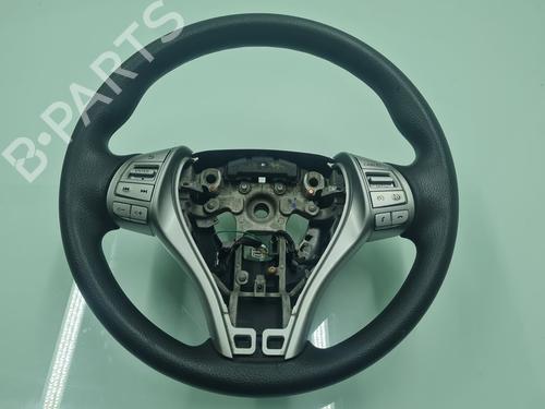 steering-wheel-nissan-pulsar-hatchback-c13-34154207-2014-21640860 main image