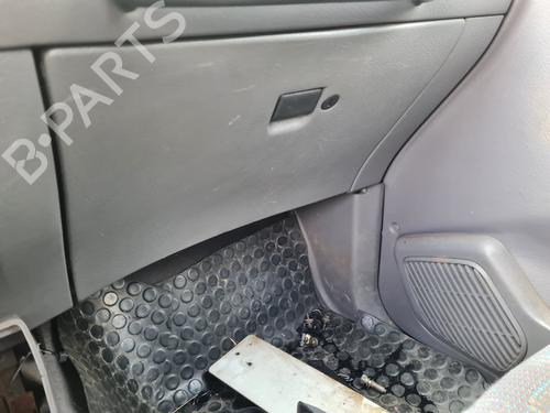 Used Glove box NISSAN TERRANO II (R20) 2.7 TDi 4WD (125 hp) 21657354