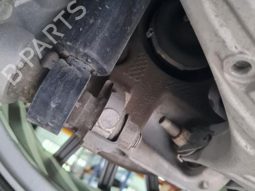 Used Right rear steering knuckle JAGUAR F-PACE (X761) 2.0 Ti4 AWD (250 hp) 31062692