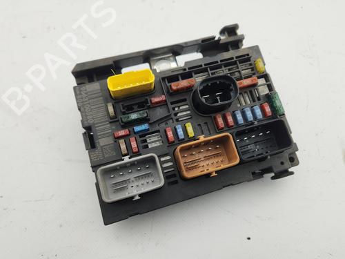 Used Fuse box Fuse box PEUGEOT 308 I (4A_, 4C_) 1.6 16V (120 hp) 35949989 35949989