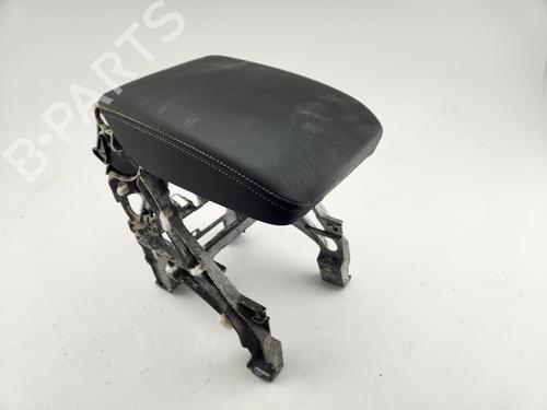 armrest-center-console-audi-q5-sportback-fyt-2020-26697572 main image