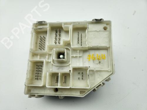 Used Fuse box Fuse box TOYOTA RAV 4 II (_A2_) [2000-2005] 30621843 30621843