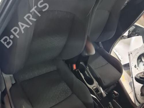 Used Right front seat Right front seat TOYOTA COROLLA Saloon (_E21_) 1.8 VVTi Hybrid (ZWE211) (122 hp) 32866742 32866742