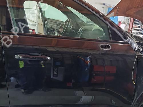 Used Right front door Right front door 38045867 38045867