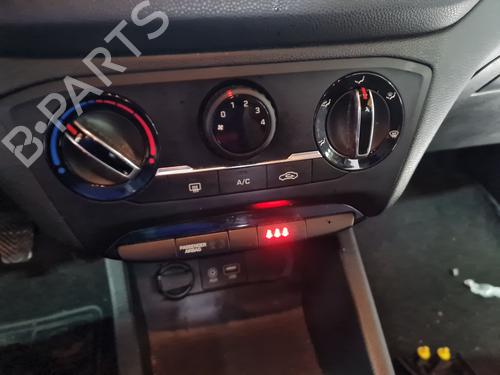 climate-control-hyundai-i20-active-ib-gb-2015-2016-2017-2018-2019-2020-2021-32470359 main image