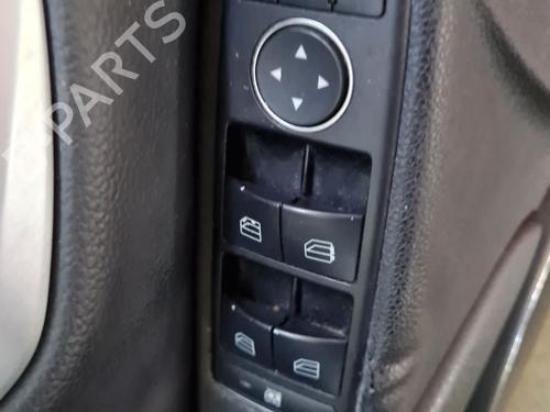 Used Left front window switch MERCEDES-BENZ C-CLASS (W204) [2007-2015]  32446795