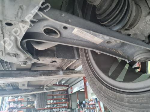 Used Left front suspension arm LANCIA YPSILON (312_) 1.3 D Multijet (312.YXE1A, 312.YXU1A) (95 hp) 25032285