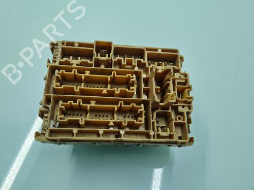 Used Fuse box TOYOTA CELICA Coupe (_T23_) 1.8 16V VT-i (ZZT230_, ZZT230) (143 hp) 21641846