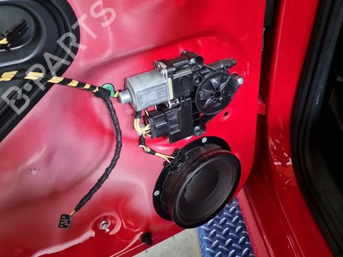 Używane Mechanizm podnoszenia szyby tylnej lewej Mechanizm podnoszenia szyby tylnej lewej 38303044 38303044