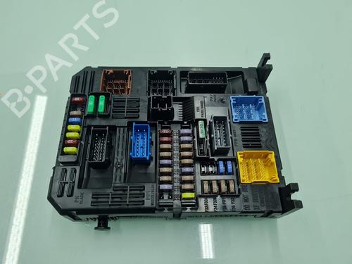 Used Fuse box Fuse box CITROËN C4 III (BA_, BB_, BC_) 1.2 PureTech 130 (BAHNSA, BAHNSB) (130 hp) 21765387 21765387
