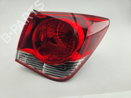 right-taillight-chevrolet-cruze-j300-2009-28478715 main image