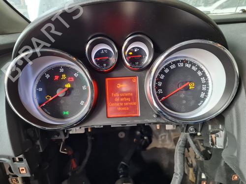 Used Instrument cluster OPEL ASTRA J (P10) [2009-2016]  21646623