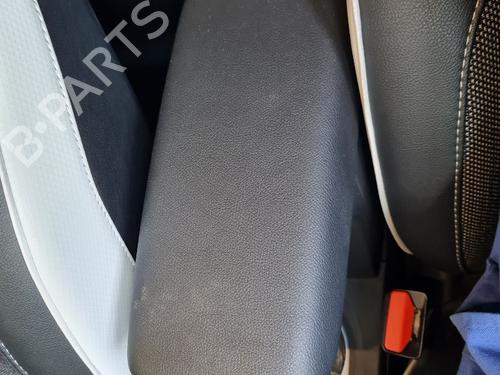 Used Armrest / Center console Armrest / Center console RENAULT CAPTUR II (HF_) TCe 140 (HFN0) (140 hp) 29728546 29728546