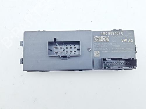 Used Electronic module Electronic module VW TOUAREG (CR7, RC8) 3.0 TDI 4motion (286 hp) 40037589 40037589