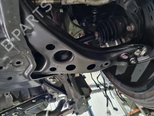 right-front-suspension-arm-toyota-corolla-hatchback-_e21_-_ea1_-_eh1_-2018-34401387 main image