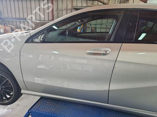 Used Left front door Left front door 37199942 37199942