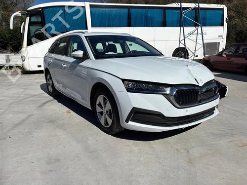 Used Parts SKODA OCTAVIA IV Combi (NX5, PV5) 2.0 TDi 4651373