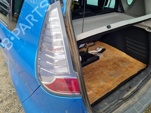 Used Left taillight RENAULT SCÉNIC III (JZ0/1_) [2008-2016]  21644363