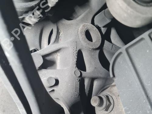 Used Right rear steering knuckle AUDI A4 B9 Avant (8W5, 8WD) 35 TDI (150 hp) 30754139