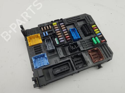 Used Fuse box Fuse box 38622043 38622043
